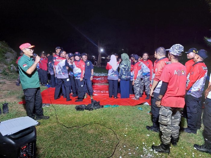 Anggota Tagana mengikuti rapat koordinasi pemantapan Taruna Siaga Bencana (Tagana) Kabupaten Aceh Besar tahun 2023 di Pantai Riting Kecamatan Leupung Kabupaten Aceh Besar mulai tanggal 20 hingga 22 Oktober 2023.