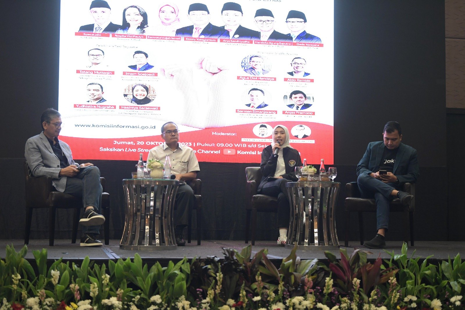 Staf Khusus Menpora Bidang Percepatan Inovasi Pemuda dan Olahraga, Hasintya Saraswati menjadi pembicara pada Forum Edukasi Nasional dalam Rangka Peringatan Hari Hak untuk Tahu Sedunia dan Sumpah Pemuda di Pullman Hotel Jakarta Central Park, Jumat (20/10). (foto:raiky/kemenpora.go.id)