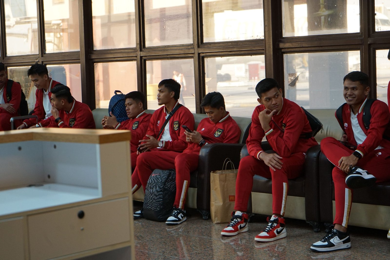 Timnas Indonesia telah tiba dengan semangat yang tinggi di Basra, Irak, untuk menghadapi tantangan dalam putaran kedua kualifikasi Piala Dunia 2026. Foto : PSSI