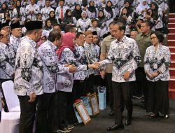 Hadiri Hari Guru dan HUT PGRI, Ini Pesan Presiden Jokowi!