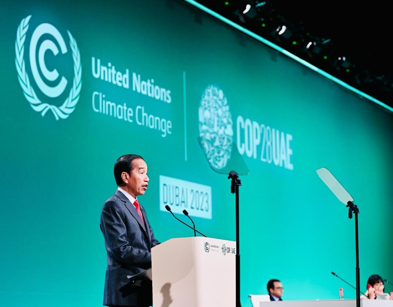 Presiden Jokowi menghadiri KTT G77 dan RRT dalam rangkaian WCAS COP28 di Plenary Al Ghafat, Expo City Dubai, Sabtu (02/12/2023). (Foto: BPMI Setpres/Laily Rachev)