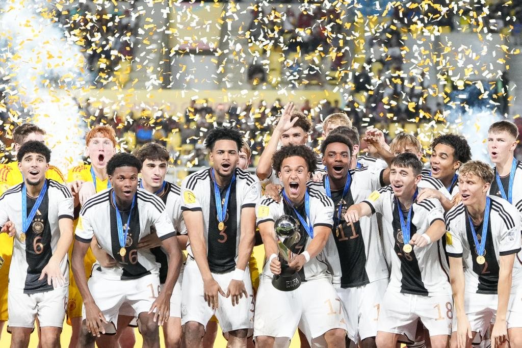 Tim Jerman di Piala Dunia U-17 2023 berhasil menang dari Prancis usai adu penalti. Sabtu, 2 Desember 2023. Foto : PSSI