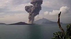 Erupsi Gunung Anak Krakatau. Foto : Humas Polda Aceh