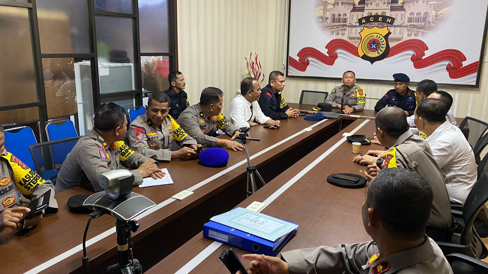 Satgas Operasi Mantap Brata (OMB) Seulawah 2023-2024 kembali menggelar anev di Posko Presisi Polda Aceh, Senin, 11 Desember 2023. Foto : Humas Polda Aceh