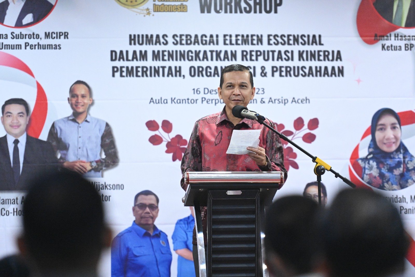 Kepala Dinas Komunikasi, Informatika, dan Persandian (Kominsa) Aceh, Marwan Nusuf, mengajak praktisi humas untuk 'nge-rock' di era digital. Foto : HUmas Pemerintah Aceh