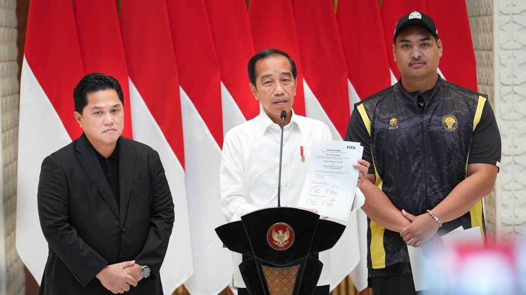 Erick Thohir, Ketua Umum PSSI bersama Presiden Jokowi dan Menpora Dito. Foto : PSSI