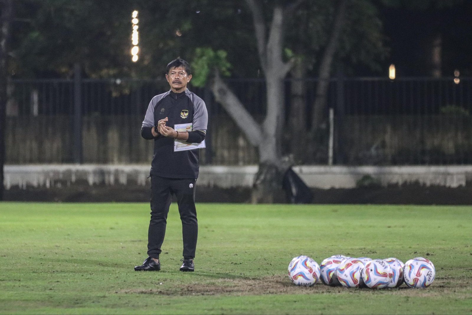Pelatih tim U-20 Indonesia, Indra Sjafri, akan melakukan rotasi saat menghadapi Uzbekistan dalam laga uji coba internasional di Stadion Madya, Jakarta, Selasa (30/1/2024). Foto : PSSI