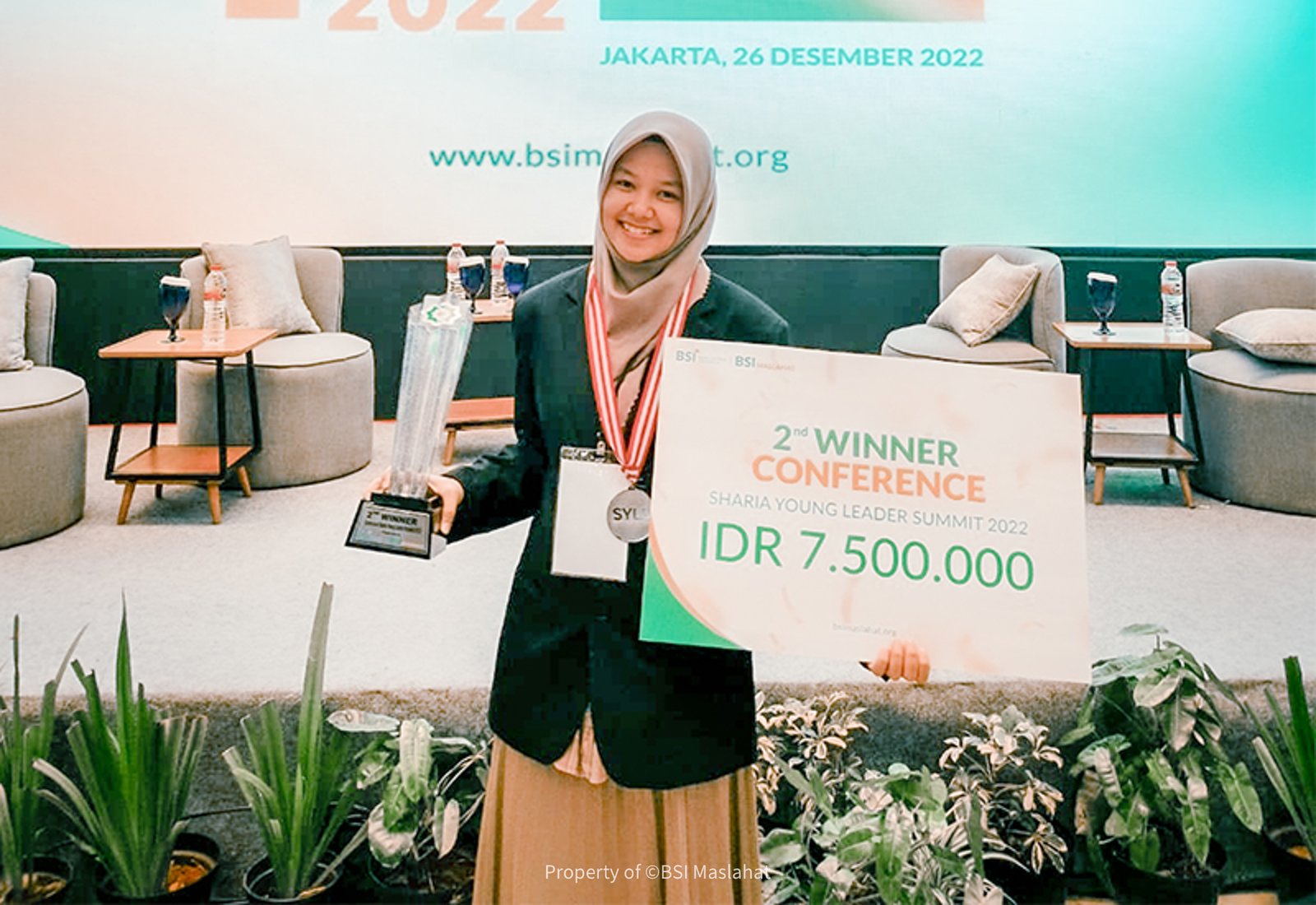 Mahasiswi Universitas Brawijaya Asal Aceh Wujudkan Mimpi di Thailand. Foto : BSI