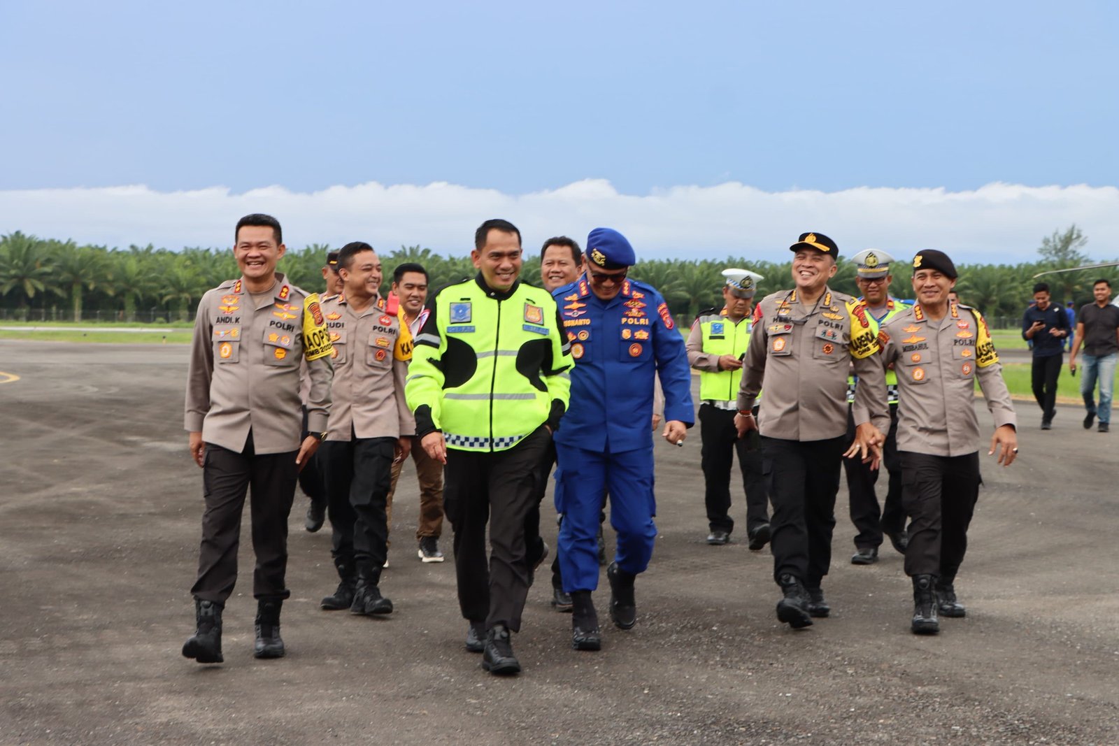 Satgas Opsda Operasi Mantap Brata (OMB) Seulawah Polda Aceh berpatroli udara menggunakan helikopter untuk mengecek kesiapan pengamanan Pemilu 2024 di wilayah hukum Polres Aceh Barat, Kamis, 25 Januari 2024. Foto : Humas Polda Aceh