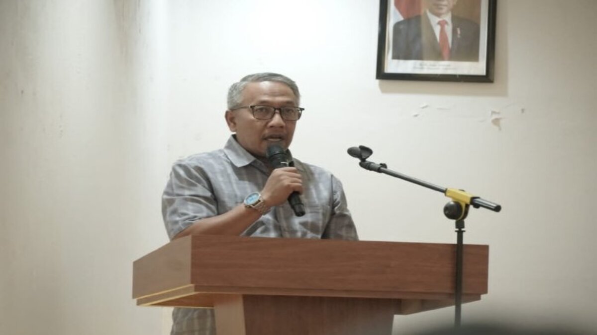 Asisten I Sekdakab Farhan AP buka rapat Koordinasi tentang jadwal dan tempat pelaksanaan kampanye serta rapat umum peserta pemilu tahun 2024, bertempat di Hotel Madinatul Zahra, Lampeuneurut, Jumat (19/01/2024).