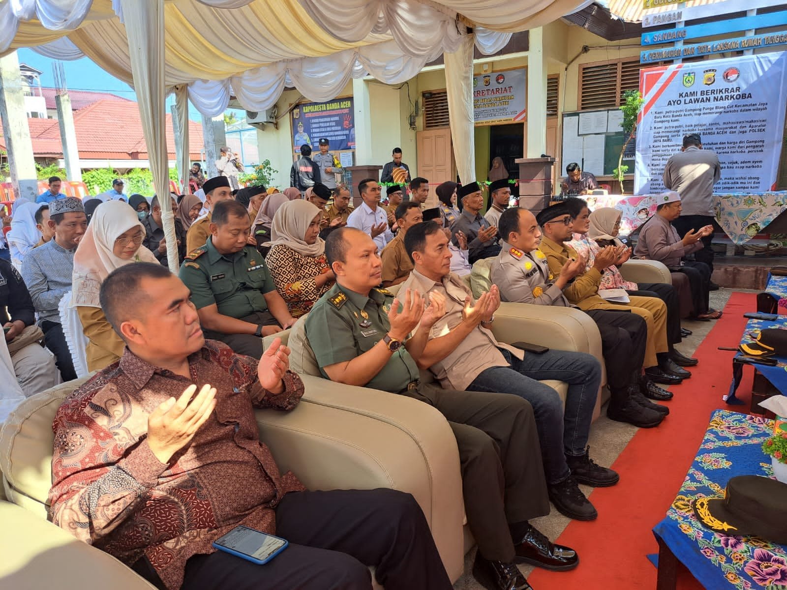 Dirresnarkoba Polda Aceh Kombes Shobarmen menghadiri peluncuran Kampung Bebas Narkoba (KBN) Polresta Banda Aceh di Kantor Keuchik Punge Blang Cut, Kecamatan Jaya Baru, Kota Banda Aceh, Selasa, 26 Maret 2024.