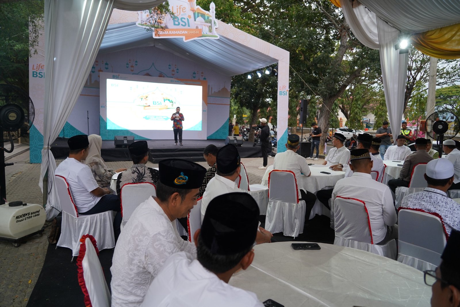 Pembukaan Gema Ramadhan BSI 1445 H, Halaman Parkir Masjid Islamic Center, Lhokseumawe.