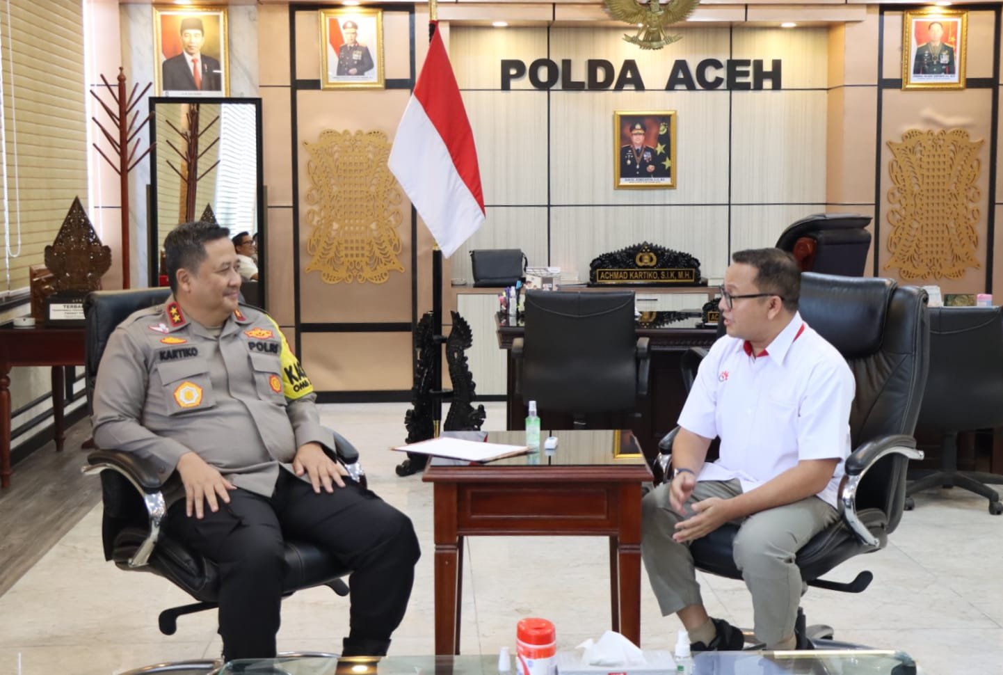 Kapolda Aceh Irjen Achmad Kartiko menerima audiensi General Manager (GM) Wilayah Telkom Aceh T Fauzan di ruang kerjanya, Rabu, 3 April 2024.