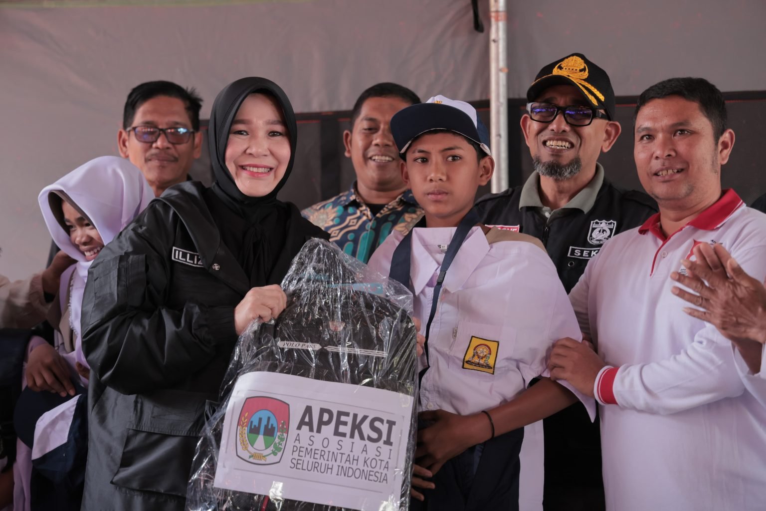 Wali Kota Illiza Berikan Layanan Trauma Healing untuk Korban Banjir Bandang Gayo Lues