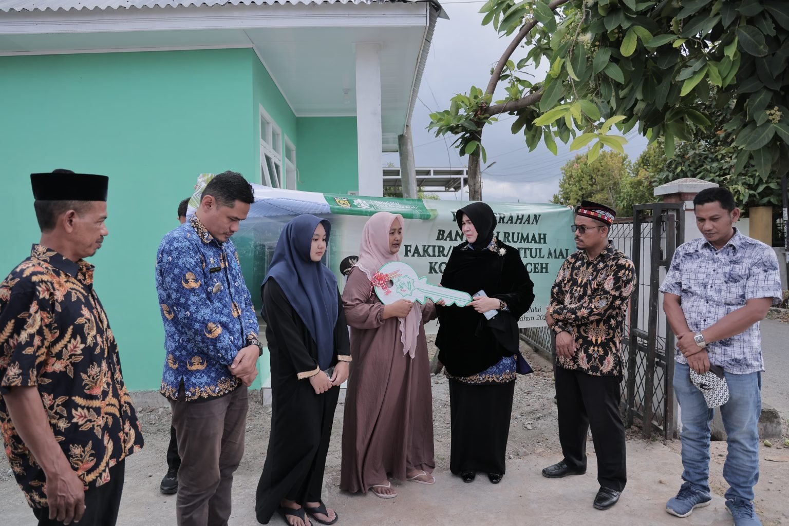 Illiza Serahkan Lagi 3 Rumah Layak Huni bagi Warga Duafa