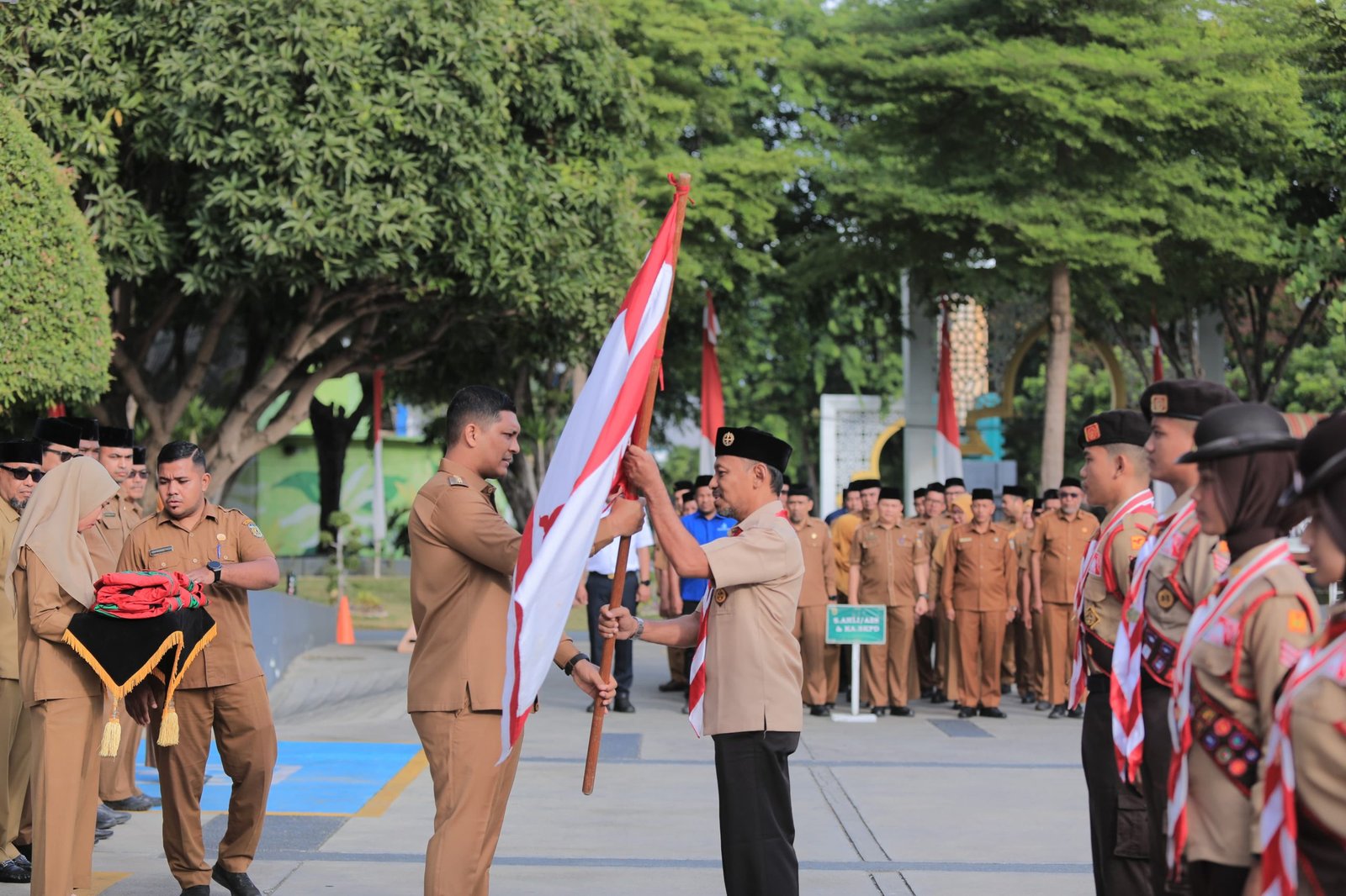 Afdhal Lepas Kontingen Pramuka Jambore Nasional
