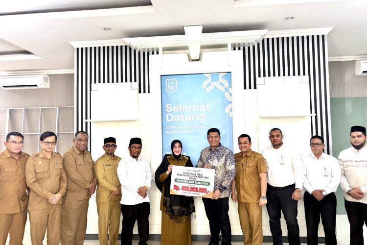 Bank Aceh Syariah Serahkan Zakat Perusahaan Rp400 Juta kepada Baitul Mal Banda Aceh