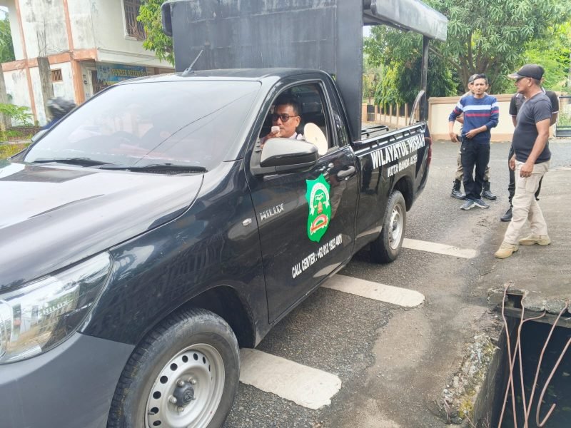 Camat Meuraxa Imbau Warga Pasang Bendera Merah Putih
