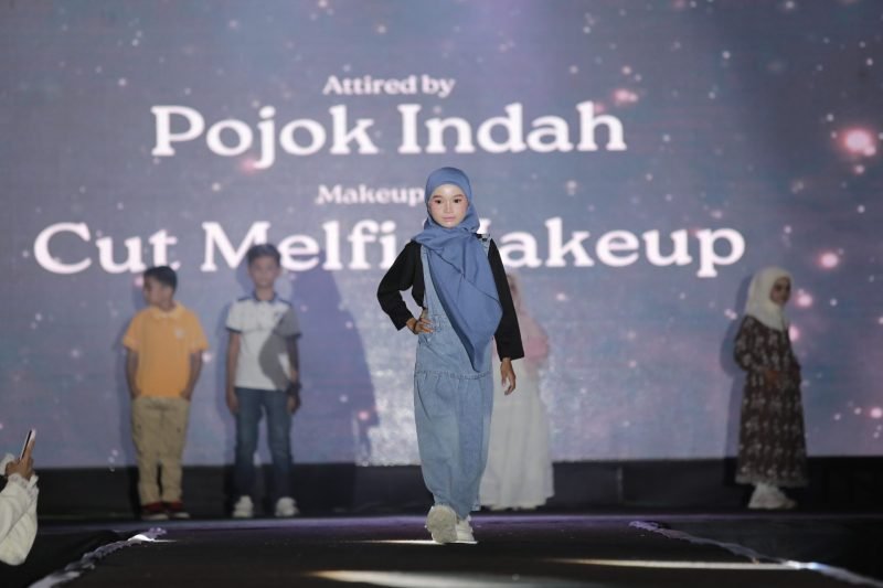 Fashion Show Kolaborasi Meriahkan Festival QRIS Pasar Aceh