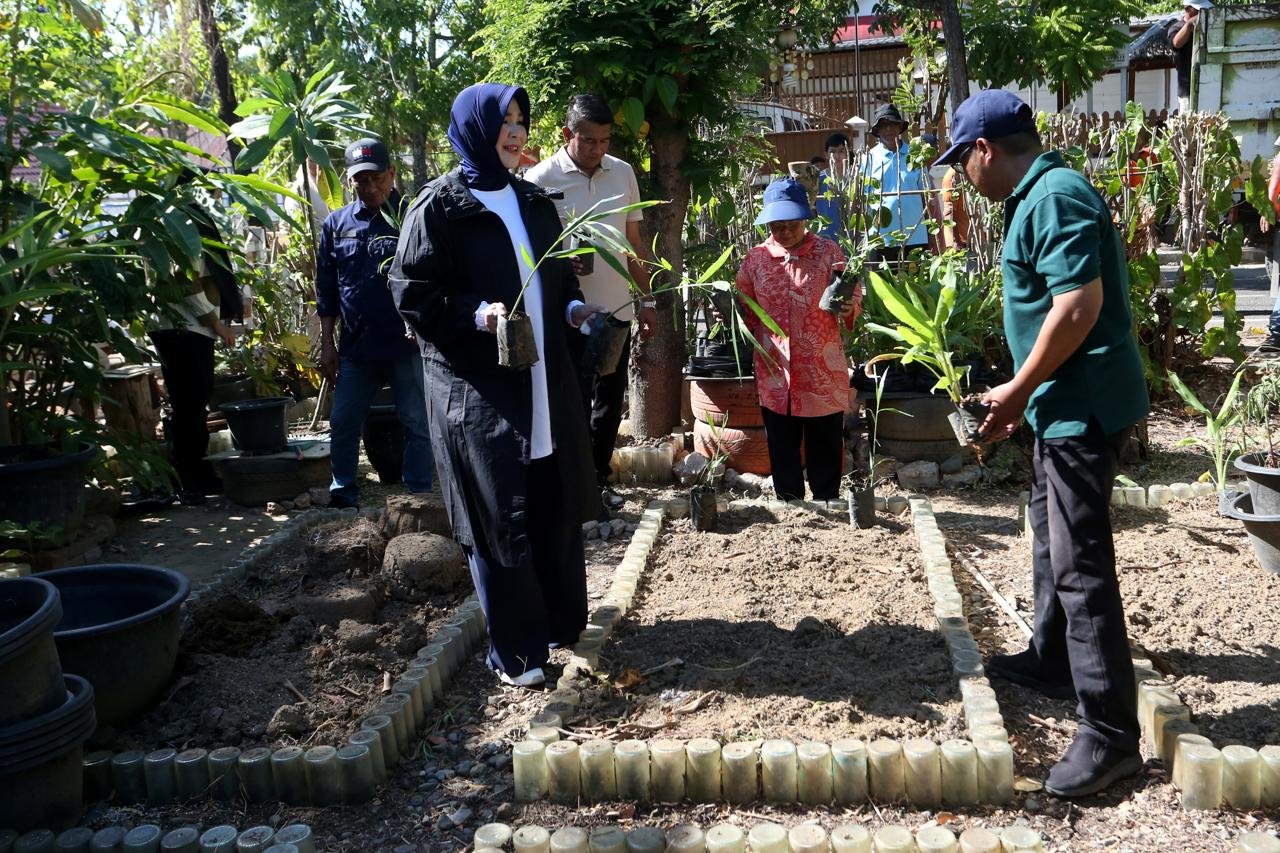 Hadapi Perubahan Iklim, Illiza Ajak Warga Perkuat Gotong Royong dan Kampung Proklim