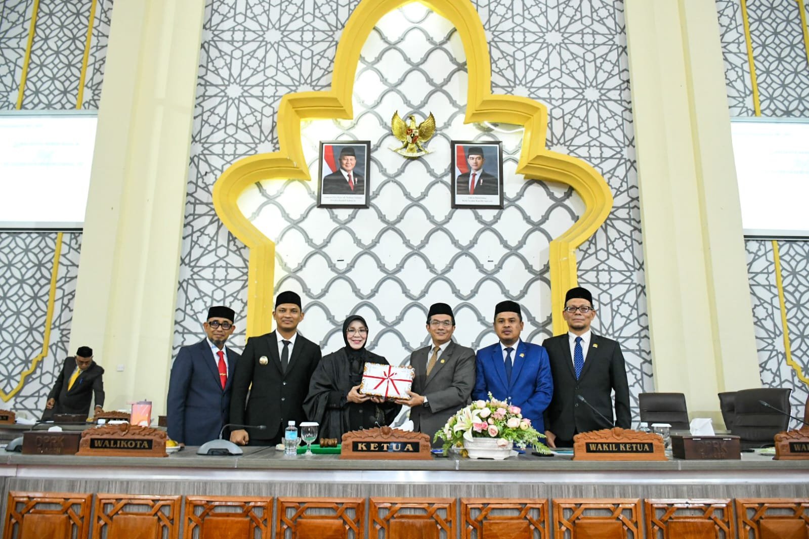 Illiza Serahkan RKUA-PPAS 2027 ke Dewan