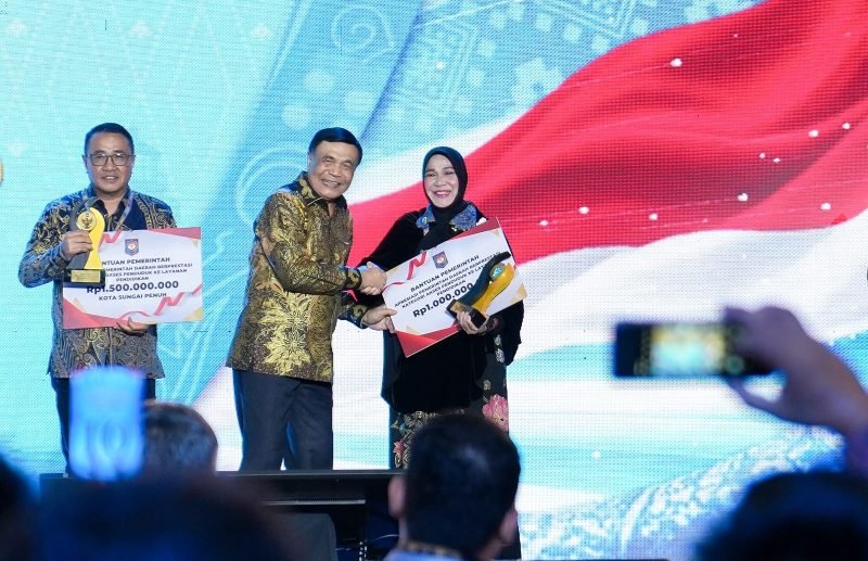 Illiza Terima Apresiasi Pemerintah Daerah Berprestasi 2026