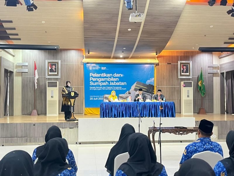 Lantik 22 Kepala Sekolah dan Dua Pejabat Pengawas Sekolah, Illiza Dorong Penguatan Pendidikan Berkarakter