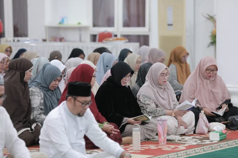 Majelis Ilmu di Pendopo, Ikhtiar Illiza Perkuat Kebersamaan dan Nilai Keislaman