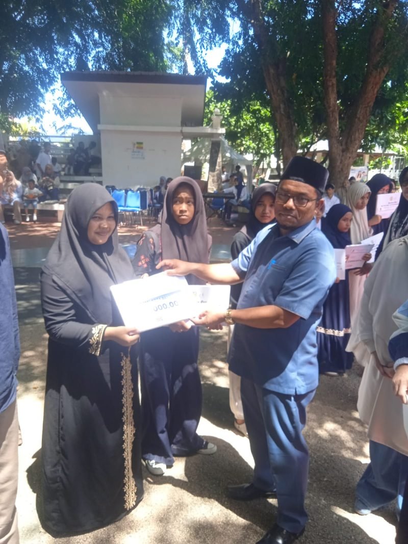 Puncak Peringatan HAN, Baitul Mal Serahkan Santunan Kepada Anak Yatim